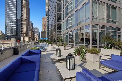 247 46th St, New York NY  10017-2904 exterior