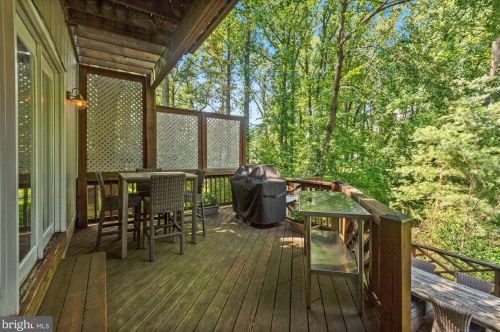 1926 Massachusetts Ave, Mc Lean VA 22101-4907 exterior