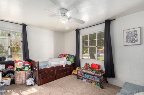 7047 23 Dr, Phoenix AZ 85085-8711 exterior