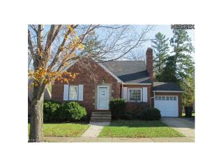 1365 Villa Dr, Cleveland OH  44121-2901 exterior