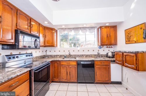 8921 2 Ave, Silver Spring MD 20910-2149 exterior