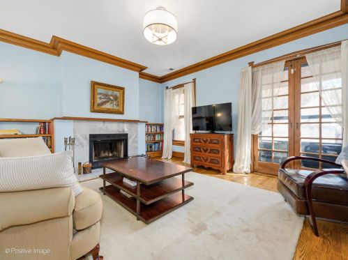 452 Roslyn Pl, Chicago, IL 60614-2794