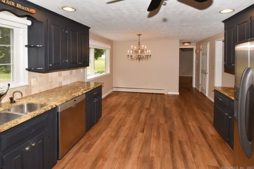 38 Monroe Rd, Enfield CT 06082-5335 exterior