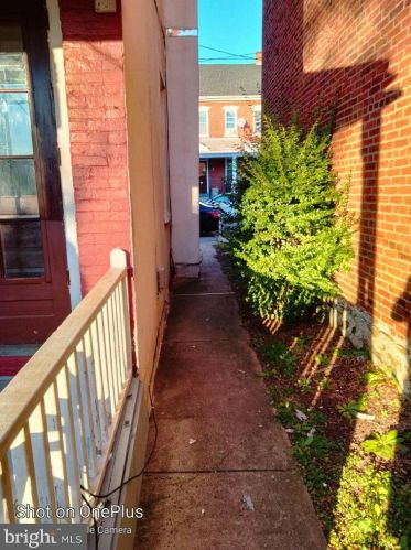 6 4th St, Pottstown, PA 19464-5216