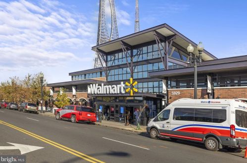 1446 Tuckerman St, Washington DC  20011-1084 exterior