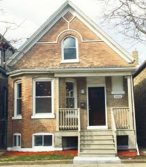 2638 Wellington Ave, Chicago IL  60618-7821 exterior