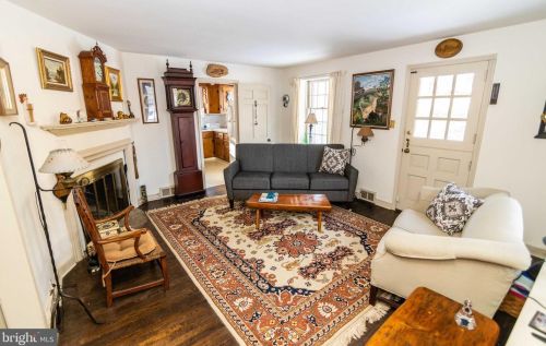 1110 Paxon Holw Rd, Media PA 19063-1116 exterior