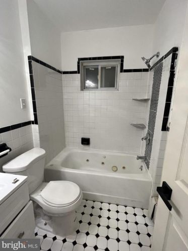 128 Hoffman Ave, Trenton NJ  08618-4008 exterior