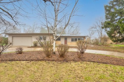 6750 Yates Rd, Milwaukee, WI 53217-3943