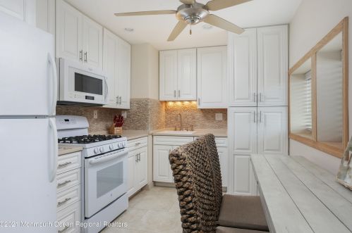 10 Inlt Dr, Point Pleasant Beach NJ 08742-2642 exterior