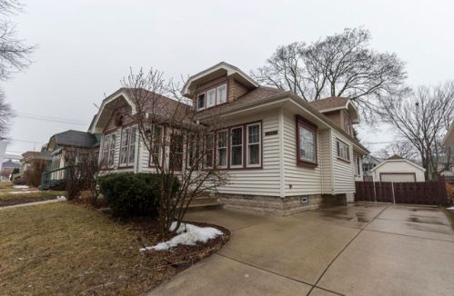 2644 71st St, Milwaukee, WI 53219-2511