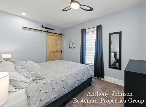 1221 Dickinson St, Grand Rapids MI 49507-2201 exterior