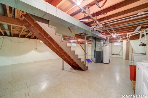 633 Randall Rd, Meskegon MI 49441-4953 exterior