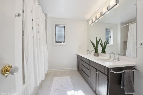 1321 Nelson St, Chicago IL 60657-3103 exterior