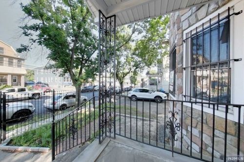 114 Scheerer Ave, Newark NJ  07112-2114 exterior