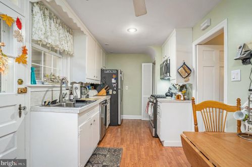 25 Myrtle Ave, Pittsburgh PA 19083-5706 exterior