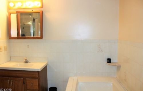 148 Columbus Ave, Hasbrouck Heights NJ 07604-1621 exterior