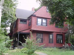 330 Central St, Newton, MA 02466-2204
