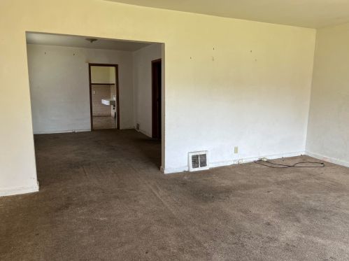 4573 30th St, Milwaukee, WI 53209-6049