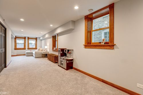 2143 Thomas St, Chicago IL 60651-3248 exterior