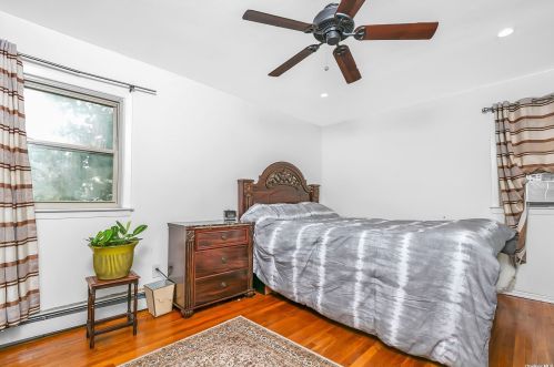 12 Prospect Dr, Huntington Station NY 11746-2920 exterior