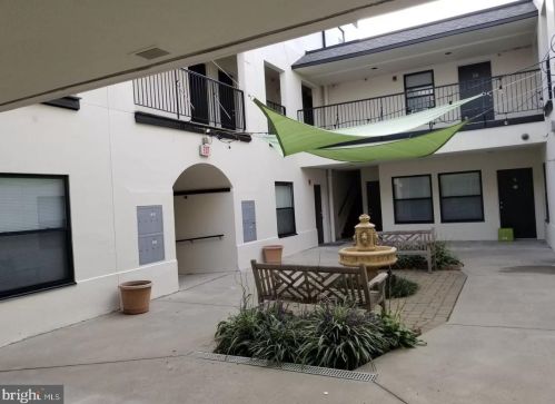 1109 Green St, Philadelphia PA  19123-3318 exterior