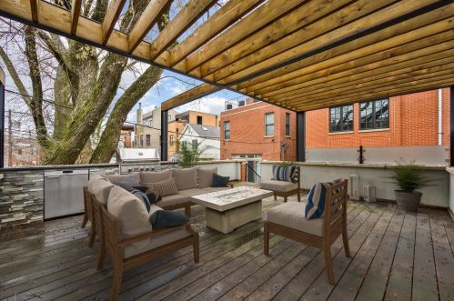 1121 Lill Ave, Chicago IL 60614-2107 exterior