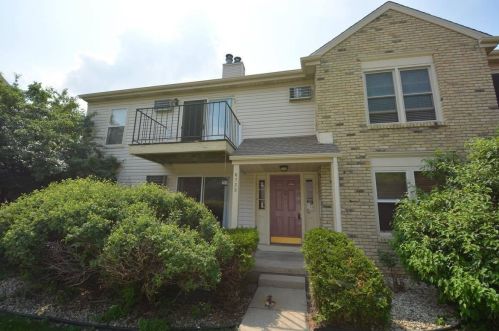 6726 Park Ridge Dr, Madison, WI 53719-2243