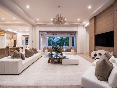 540 4 Ave, Naples FL 34102-8425 exterior