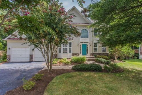 5794 Valley View Dr, Alexandria, VA 22310-1641