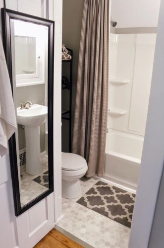 1019 Fulton St, Grand Rapids MI 49504-6117 exterior