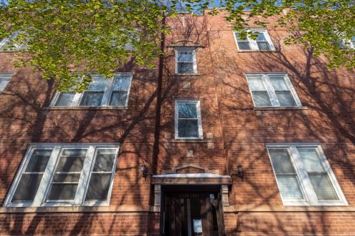 2906 Cullom Ave, Chicago, IL 60618-1402