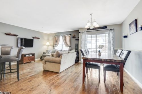 507 Knollwood Ct, Parsippany, NJ 07834-3457