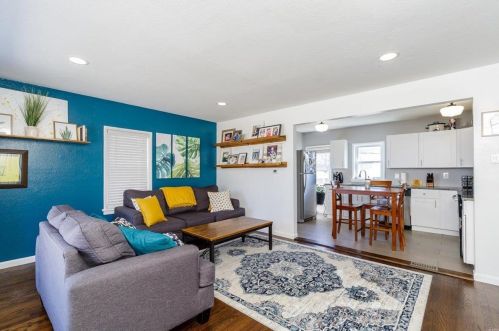 7148 Sharp Ave, Saint Louis, MO 63116-3019