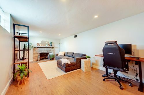 210 Johnston Rd, Pittsburgh PA  15241-2555 exterior