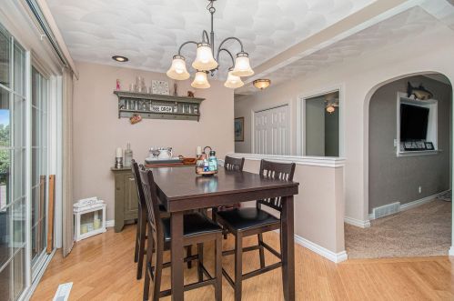 8551 Riverview Dr, Kalamazoo MI 49004-8612 exterior