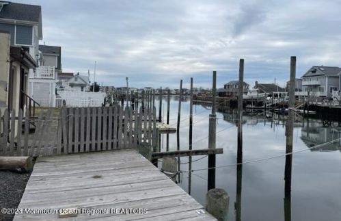 111 Randall Ave, Point Pleasant Beach NJ  08742-3126 exterior