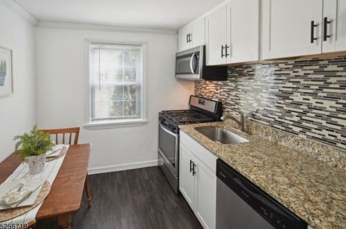 301 Lincoln Park, Cranford NJ  07016-3122 exterior