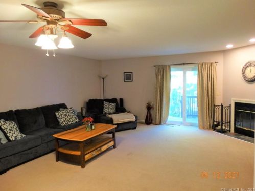 74 Candlewood Dr, Enfield, CT 06082-2738