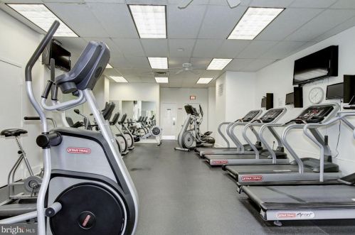 4201 Cathedral Ave, Washington DC  20016-4901 exterior