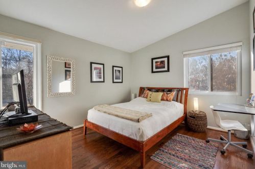 8708 Camden St, Alexandria VA 22308-2318 exterior