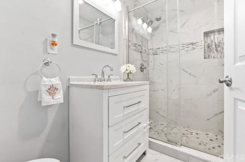 22 Altamont Rd, Edison NJ  08817-4058 exterior