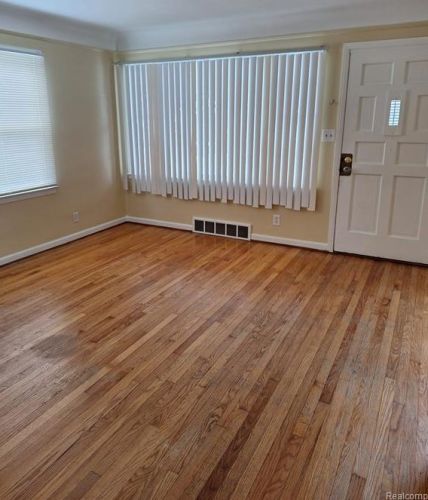 6865 Drexel St, Dearborn Heights MI  48127-2214 exterior