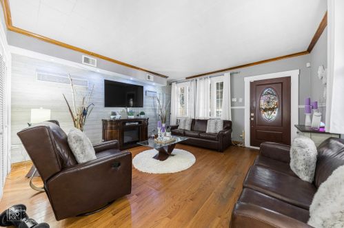 5245 Tripp Ave, Chicago IL 60632-4606 exterior