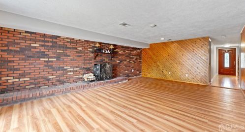 166 Loring Ave, Edison NJ  08817-3636 exterior