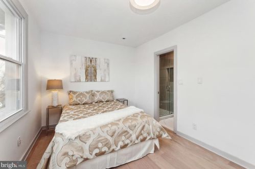 1607 D St, Washington DC  20003-2441 exterior