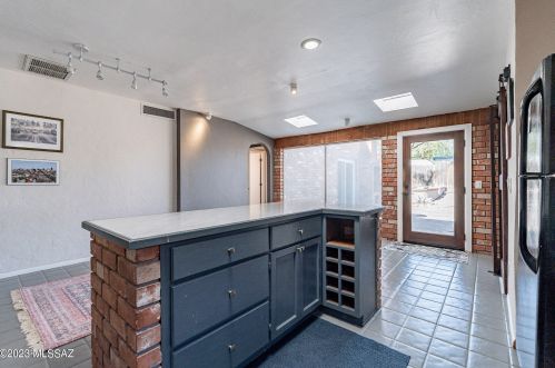 2221 2 St, Tucson AZ 85711-1058 exterior