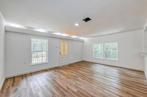 1573 Pine Lake Cir, Montgomery TX  77316-2757 exterior