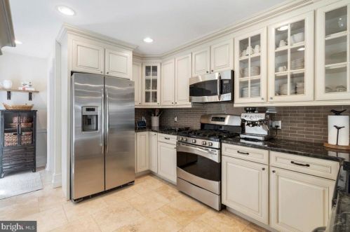 756 24 St, Philadelphia PA 19130-1953 exterior