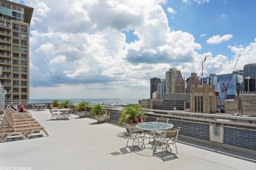 222 Pearson St, Chicago IL  60611-7347 exterior